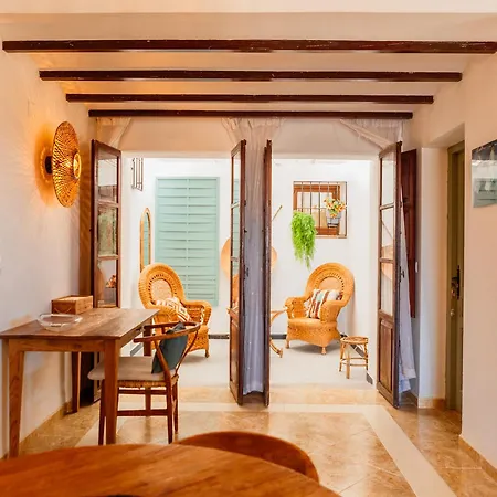 In Ca Olivar, Moraira تيولادا